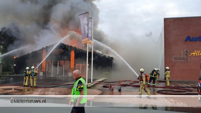 grote brand in Roden5