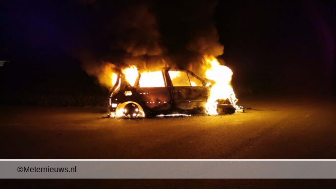 AUTO IN BRAND IN HOOGEVEENNOORDERWEG