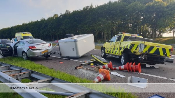 Rijkswaterstaat voertuig aangereden A28 Hooghalen. Rijkswaterstaat voertuig aangereden A28 Hooghalen.