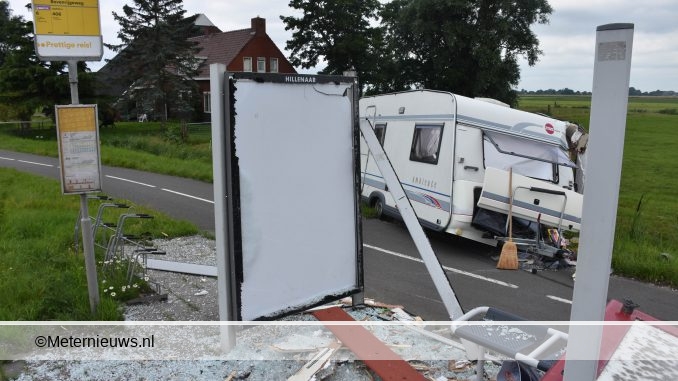 caravan rampt bushoje in Ten Boer