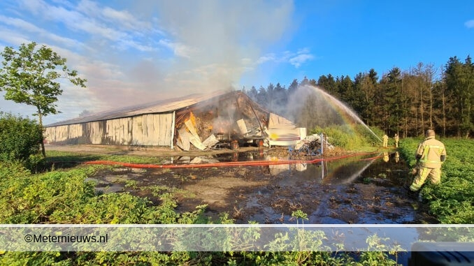 GROTE BRAND IN LOODS IN SCHOONOORD4