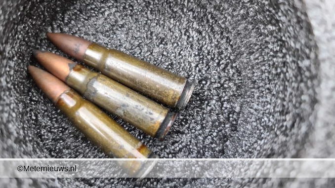 MAGNEETVISSERS UIT ASSEN L HALEN KOGELS AUTOMATISCH WAPEN UIT WW