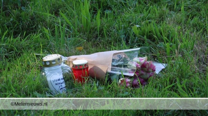 bloemen op plaats ongeval farmsum