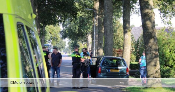 Aanrijding tussen tractor en auto in Emmen. Aanrijding tussen tractor en auto in Emmen.