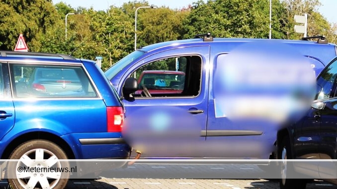inbraak in bedrijfsauto in Assen