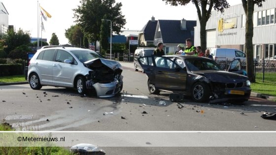 Aanrijding in Staphorst met gewonde. Aanrijding in Staphorst met gewonde.