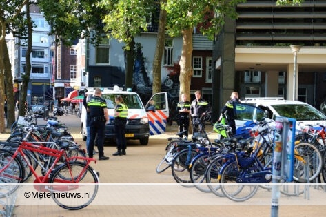 Politie rukt uit voor melding schietincident bij politiebureau Groningen(Video) #GRONINGEN - Aan de Rademarkt i.