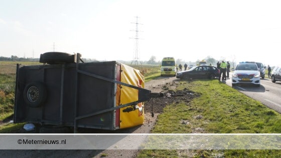 Aanhanger gekanteld en fietser gewond in Peize. Aanhanger gekanteld en fietser gewond in Peize.