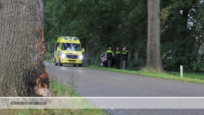 auto van de weg Hooghalen3