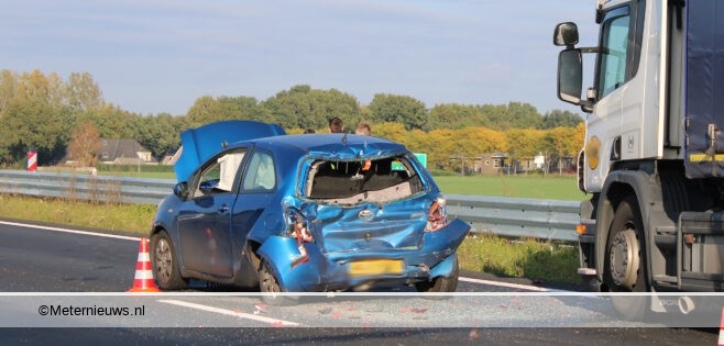 Botsing tussen twee personenauto’s en vrachtwagen N34 Dalen. Botsing tussen twee personenauto’s en vrachtwagen N34 Dalen.