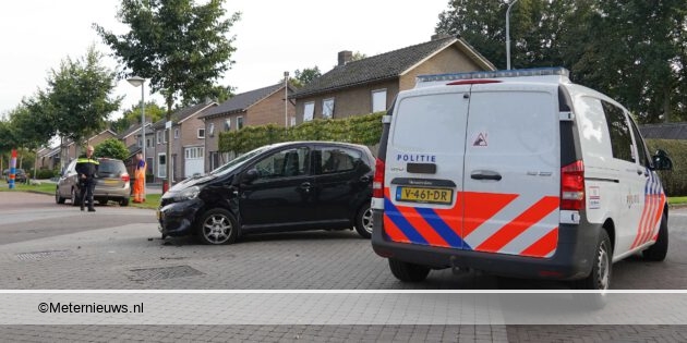 Automobiliste gewond na aanrijding in Schoonebeek.