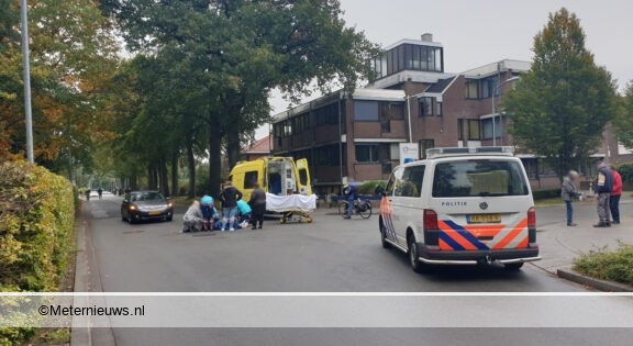 Scooterrijder gewond na aanrijding in Emmen. Scooterrijder gewond na aanrijding in Emmen.