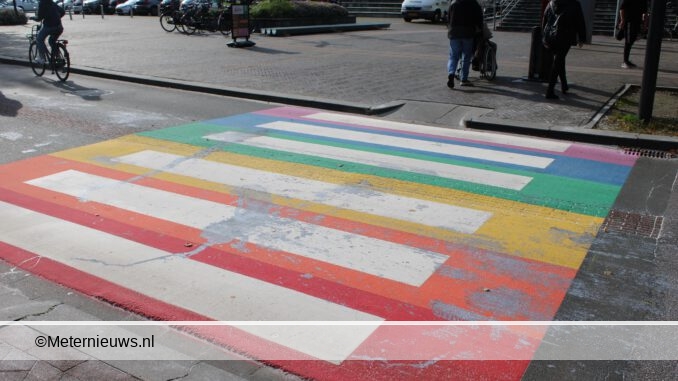 regenboogpad besmeurd in Emmen