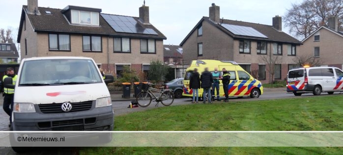 Fietser licht gewond na aanrijding in Hoogeveen. Fietser licht gewond na aanrijding in Hoogeveen.