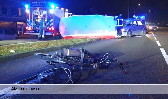 Bestuurder vlucht na dodelijk ongeval Hoogeveen. Bestuurder vlucht na dodelijk ongeval Hoogeveen.