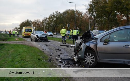 Frontale aanrijding op de Hessenweg bij Oudleusen. Frontale aanrijding op de Hessenweg bij Oudleusen.