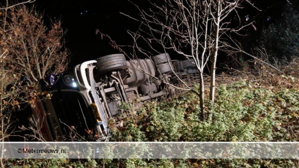 ongeval vrachtwagen a37 schoonebeek NieuwAmsterdam