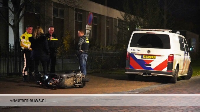 scooter onderuit achtervolging Assen