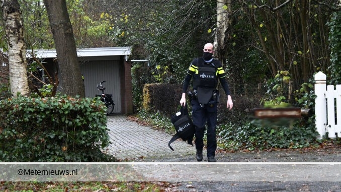 BEWONER GEWOND DOOR INBREKER IN WONING GRONINGSE HAREN3