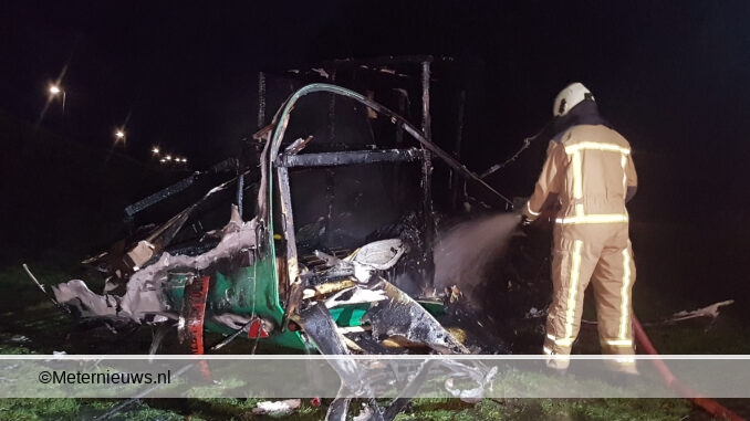 CARAVAN IN DE BRAND IN DRENTSE DE WIJK
