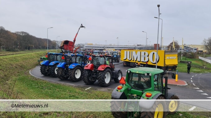 DISTRIBUTIECENTRUM JUMBO IN DRENTSE BEILEN GEBLOKKEERD DOOR BOER