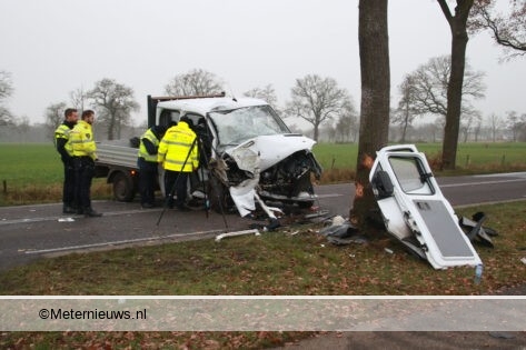 Drie gewonden na aanrijding in Oldekerk. Drie gewonden na aanrijding in Oldekerk.