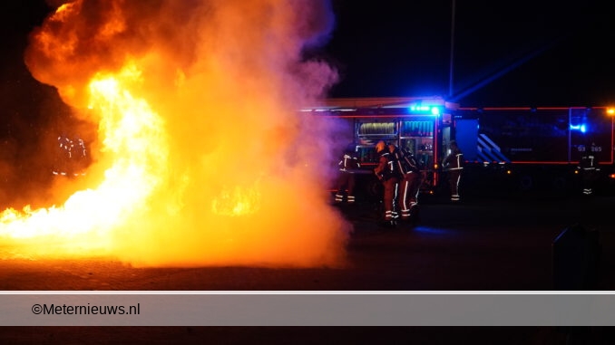 AUTO IN LICHTER LAAIE IN ASSEN8