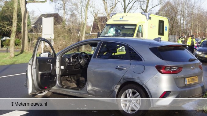 agentgewond na aanrijding Leek