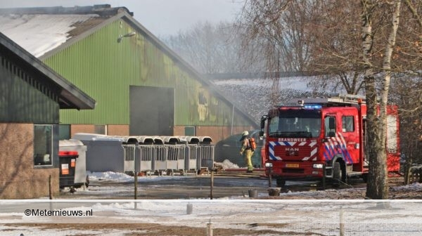 Grote brand bij veehouderij in Noord-Sleen #Noord-Sleen - Aan De Hullen in.
