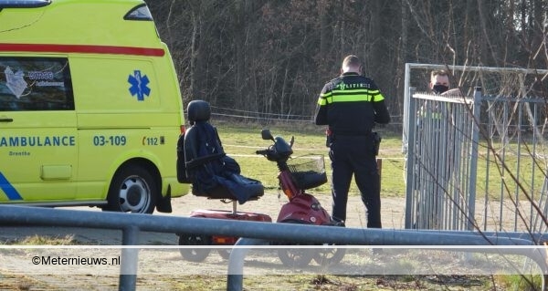 Scootmobieler gewond na botsing met hek Havelterberg. Scootmobieler gewond na botsing met hek Havelterberg.