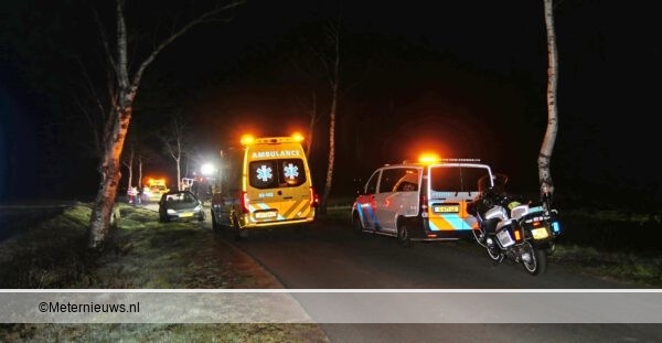 Fietser na aanrijding gewond tussen Dwingeloo en Lhee. Fietser na aanrijding gewond tussen Dwingeloo en Lhee.