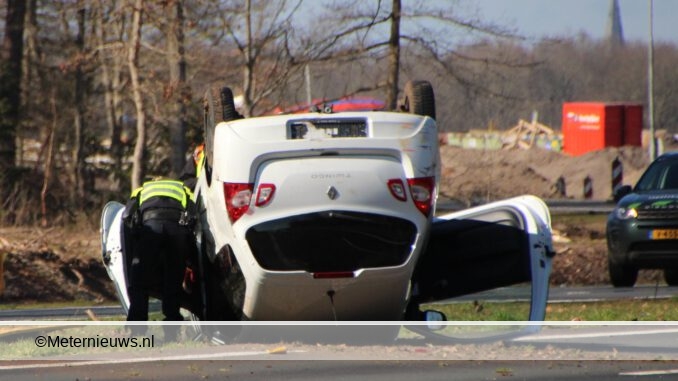 auto over de kop in Emmen13