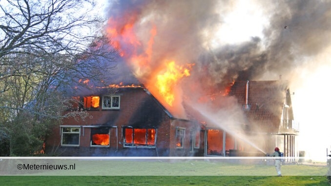 boerderij afgebrand Vriescheloo