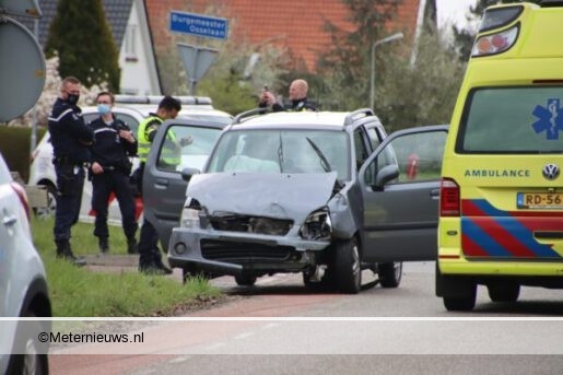 Gewonde na aanrijding op kruising in Schoonebeek(Video) #SCHOONEBEEK - Op de kruising K.
