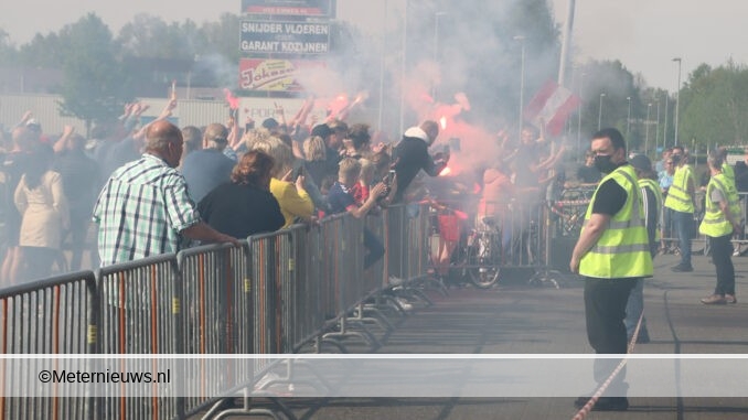 feest in Emmen bij stadion Oude Meerdijk