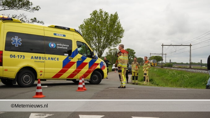 feister na aanrijding in het water in Staphorst