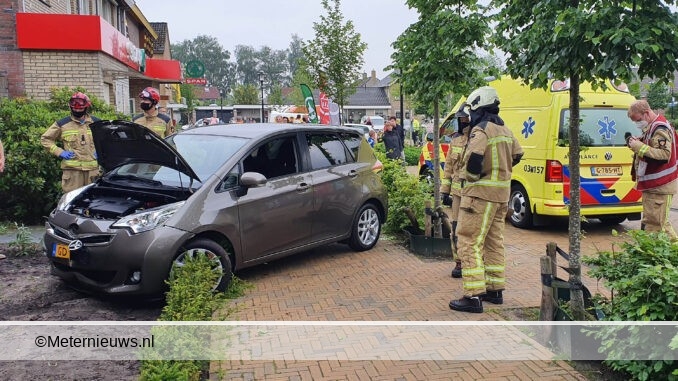 auto tegen muur Noordscheschut