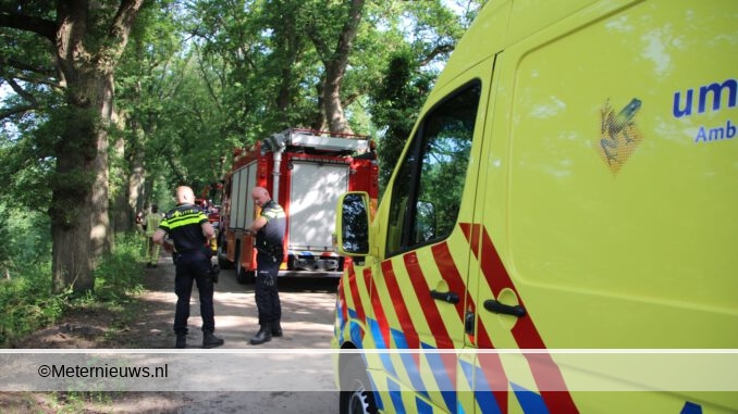 man uit water gehaald door brandweer