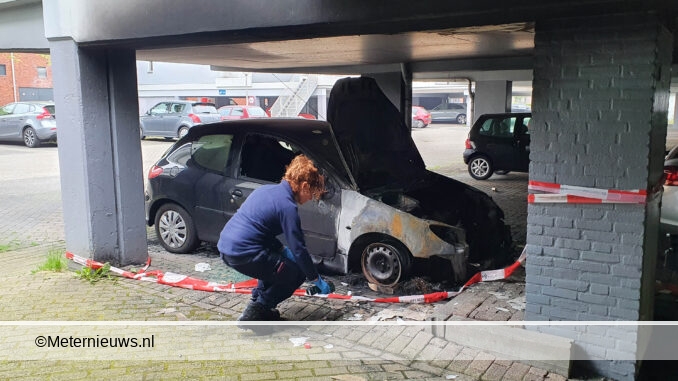 politieonderzoekbrandautoAssen