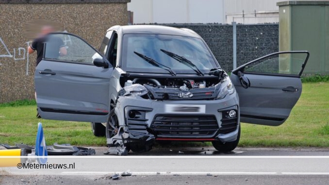 45 km auto brommobiel tegen middengeleider in Drentse Coevorden2