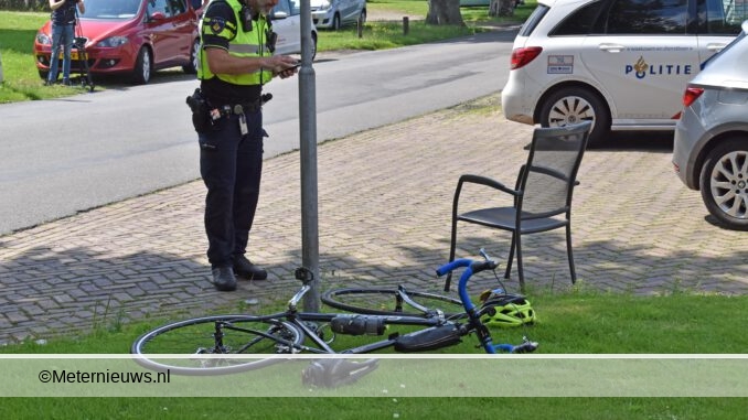Wielrenner gewond na botsing tegen auto in Drentse Tynaarloo6