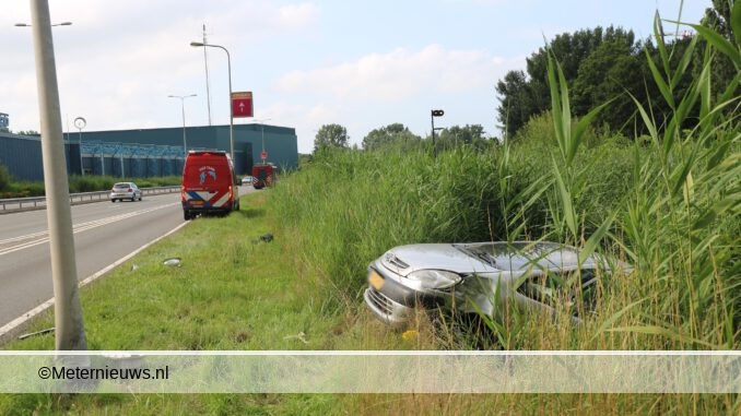 auto in droge sloot Groningen
