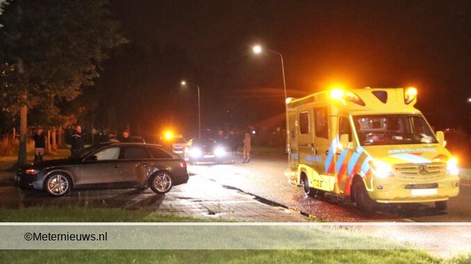 auto van de weg in Emmen