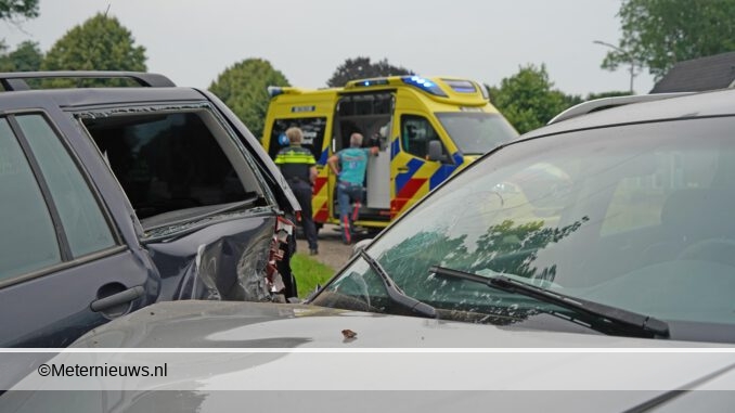 autos botsen in Overijsselse Lutten7