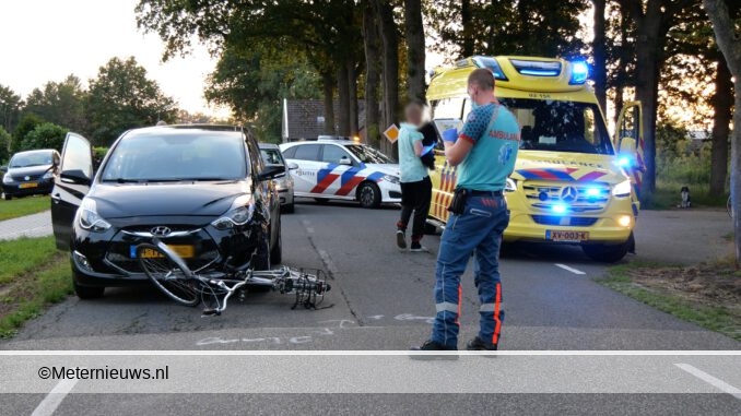 fietser en auto botsen in Noordscheschut1