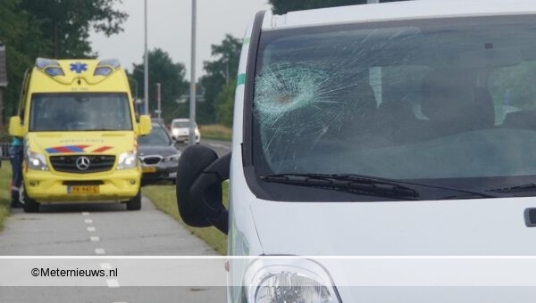 Fietser gewond na aanrijding in Marwijksoord(Video) #MARWIJKSOORD - Op de weg Marwi.