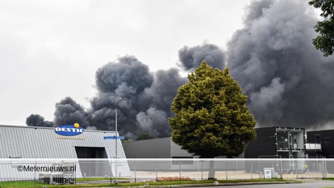 grote brand in Vendam