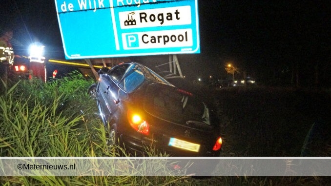 auto ramt ANWB paal afrit A28 De Wijk