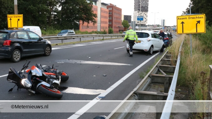 motor en autos opelkaar in Groningen3