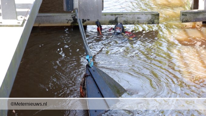 roeiboot uit Haven Coevorden gehaald2